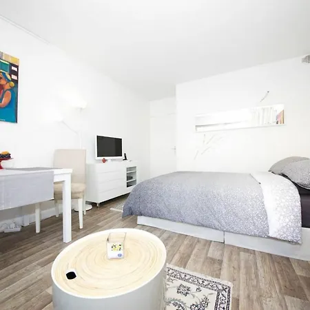 Maillot Studio Апартаменты *